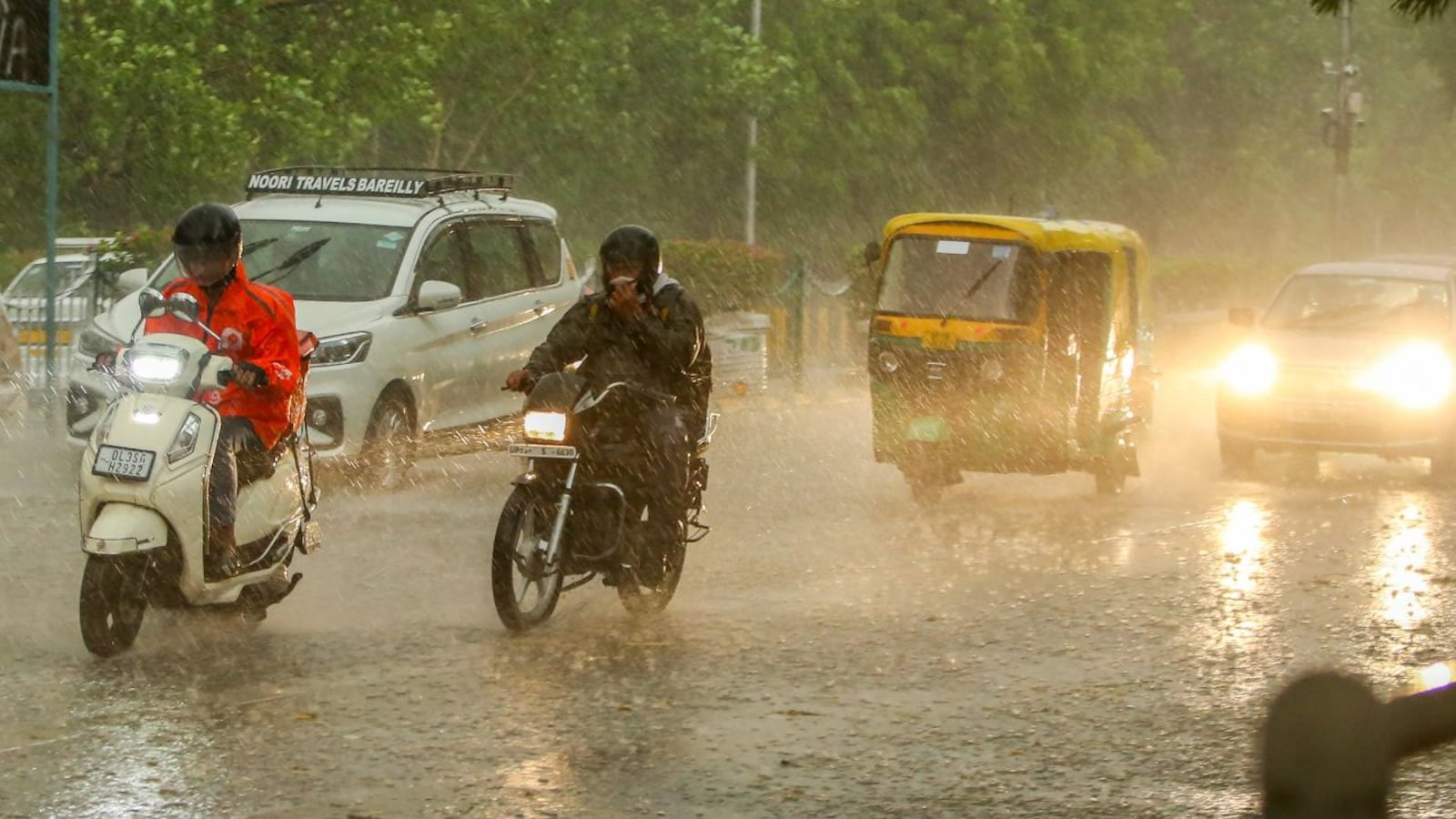 Monsoon picks, reaches 12 states; rain , areas, heatwave alert 