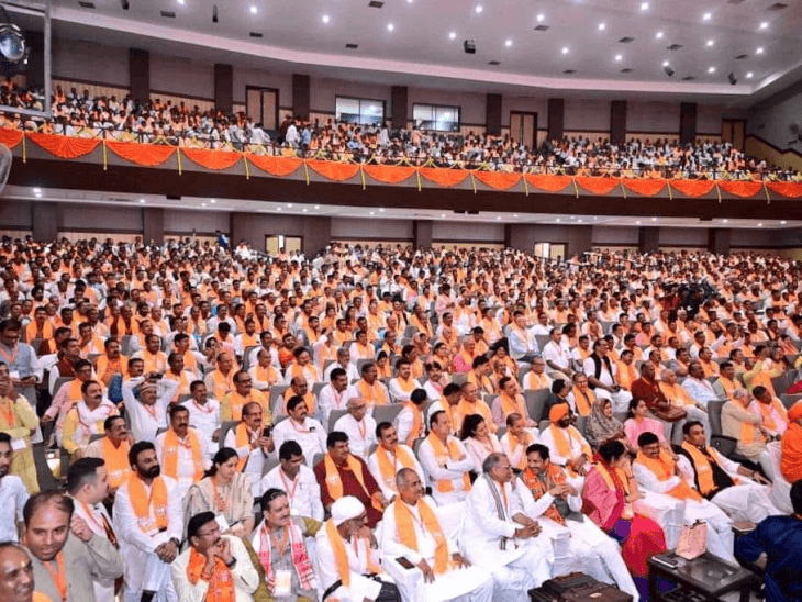 BJP , Madhya Pradesh state,  committee comprising 106 members