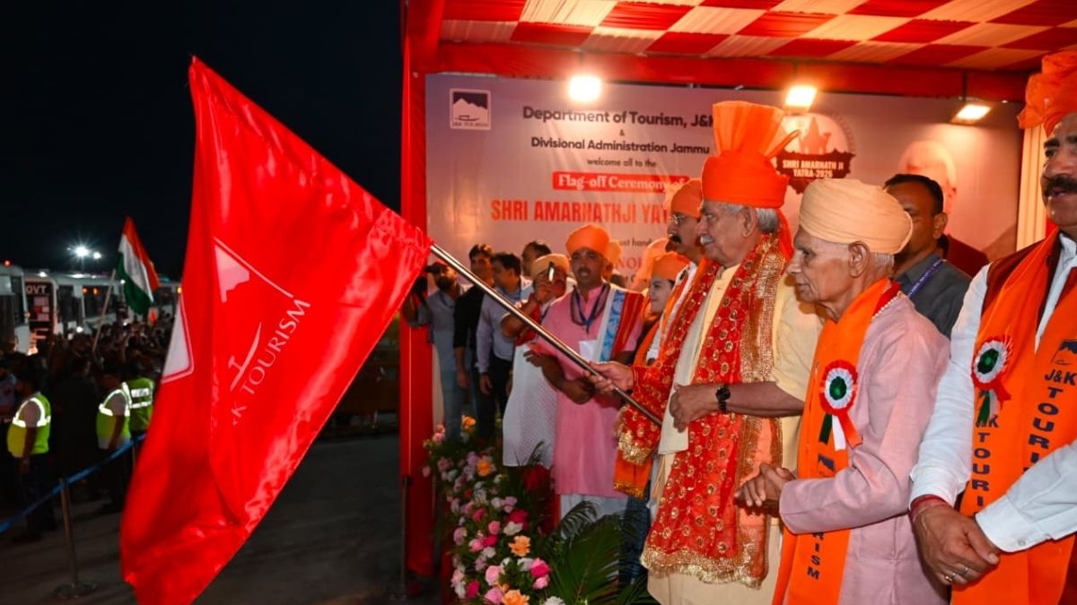 Amarnath Yatra ,  Governor flags, pilgrims ,  Char Dham continues