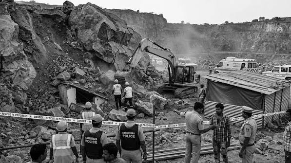 Major accident , stone quarry,  Bengaluru; 8 workers killed , falling rock.