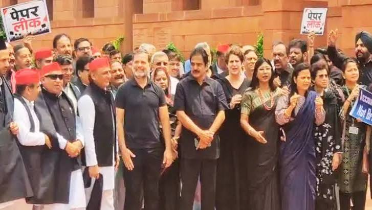 Parliament , NEET controversy , lathi-charge , students.