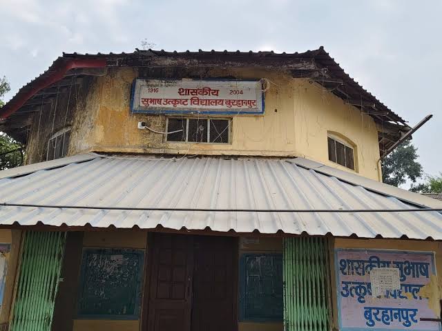 Burhanpur,100-year-old Subhash School ,two shifts , safety 