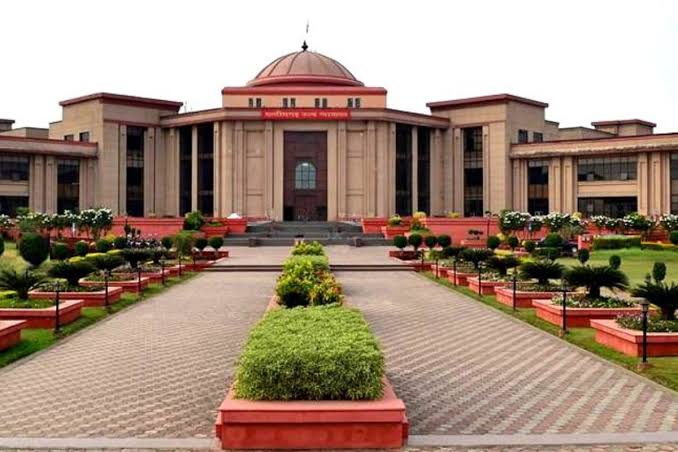 Liquor Overtime Scam: High Court,4 accused.