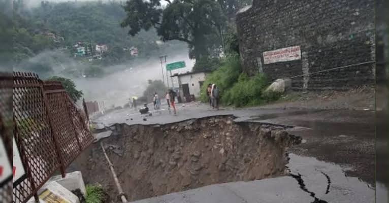 Rain , country, Kerala , Karnataka, landslide crisis, states.