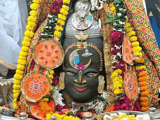 Baba Mahakal ,Bhasma Aarti, garland of skulls.