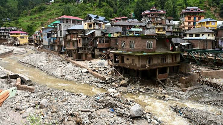 UP ,boats ply , residential colonie, Himachal.