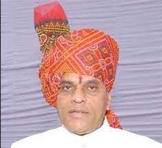 पूर्व मंत्री गौरीशंकर बिसेन कर्मचारियों , मीडिया पर भड़के 