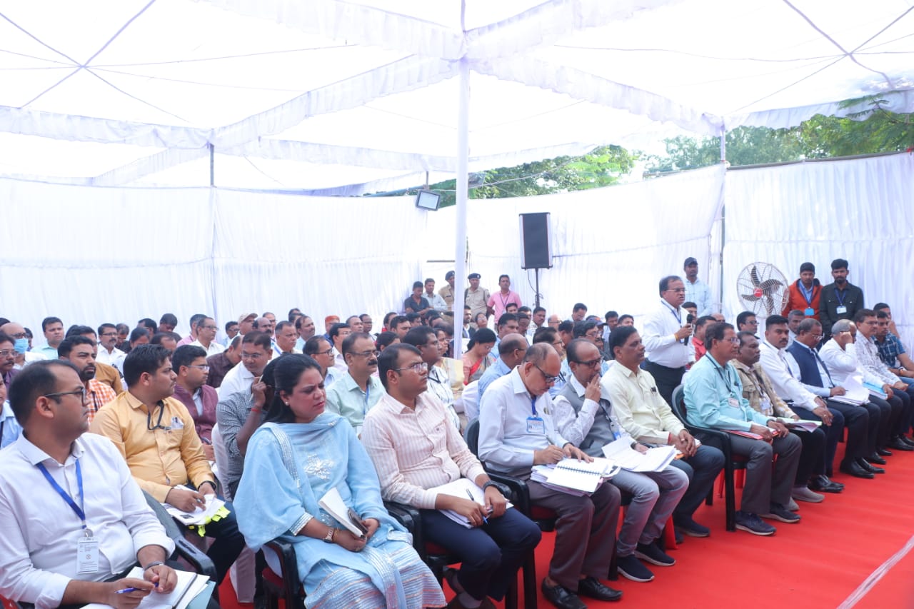 जिला छोटा हुआ, प्रशासनिक कसावट लाकर आम जनता को लाभ पहुंचाएं अधिकारी : भूपेश बघेल