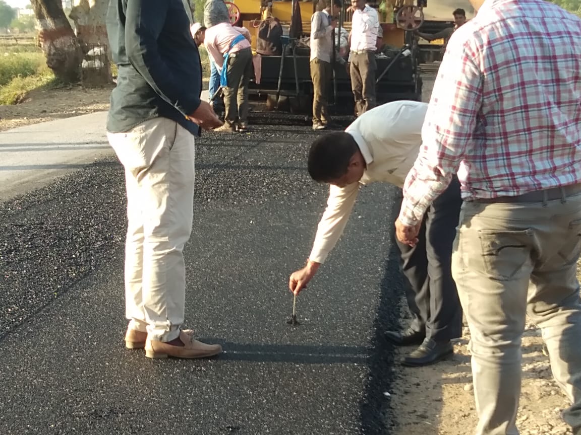 कवर्धा से भोरमदेव मार्ग तक डामरीकरण कार्य हुआ प्रारंभ