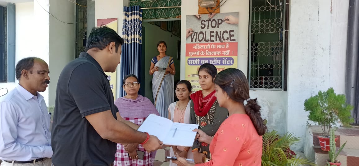 कलेक्टर ने किया सखी वन स्टॉप सेंटर का आकस्मिक निरीक्षण