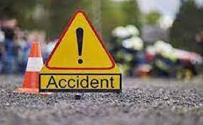 satna, Two bikes collided, truck standing , roadside