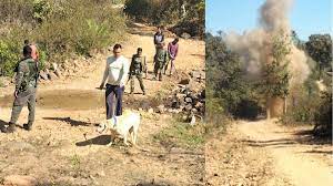 kondagaon,  IED bomb,road under construction