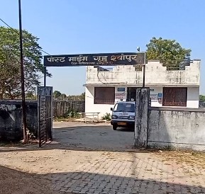 पेरोल मिलने आए आरोपी ने अपनी पत्नी की हत्या कर दी 