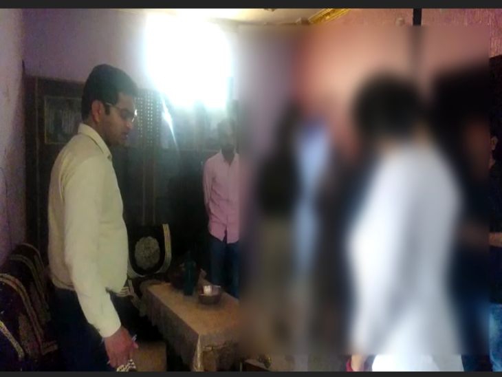 युवती ने किया घरवालों को फोन,बताया जान को खतरा है 